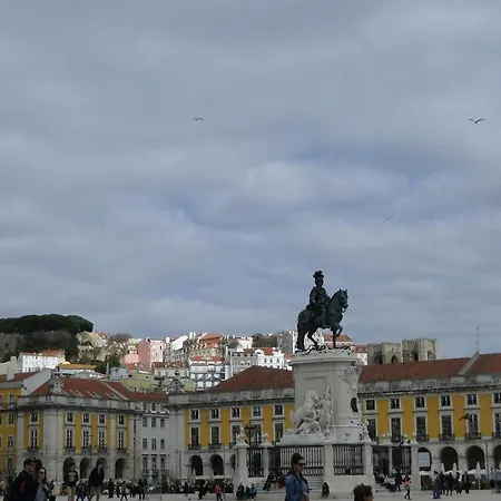 Tonic Flat Lisbon